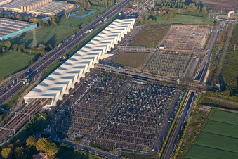 Gare de Reggio d'Émilie AV Mediopadana à Reggio nell’Emilia dans le département Reggio Emilia, Italie d'en haut