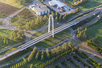 Vue aérienne de Pont Vela di Calatrava SUD à Reggio nell’Emilia dans le département Reggio Emilia, Italie