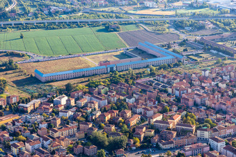Vue aérienne de Nouveau Cimetière Cimitero nuovo di Aldo Rossi Cimetière Aldo Rossi à Modena dans le département Modena, Italie