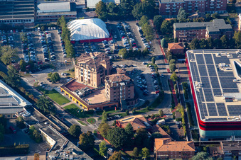 Vue aérienne de Magasin phare Ferrari à Maranello dans le département Modena, Italie