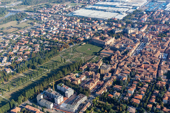 Vue aérienne de Parc Ducal, Jardins Ducali et Palais Ducal à Sassuolo dans le département Modena, Italie