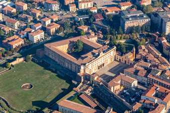 Photographie aérienne de Parc Ducal, Jardins Ducali et Palais Ducal à Sassuolo dans le département Modena, Italie