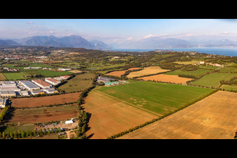 Vue aérienne de Bedizzole dans le département Brescia, Italie