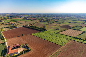 Photographie aérienne de Nuvolera dans le département Brescia, Italie