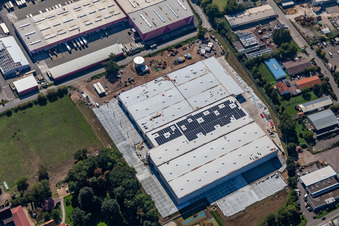 Vue aérienne de Agrandissement de l'entrepôt central de Hornbach à le quartier Dreihof in Essingen dans le département Rhénanie-Palatinat, Allemagne