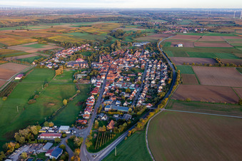 Quartier Kapellen in Kapellen-Drusweiler dans le département Rhénanie-Palatinat, Allemagne du point de vue du drone
