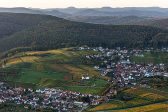 Photographie aérienne de Chapelle Saint-Denys à le quartier Gleiszellen in Gleiszellen-Gleishorbach dans le département Rhénanie-Palatinat, Allemagne