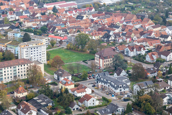 Vue aérienne de Cave culturelle, FFZ dans l'ancien lycée agricole à Kandel dans le département Rhénanie-Palatinat, Allemagne