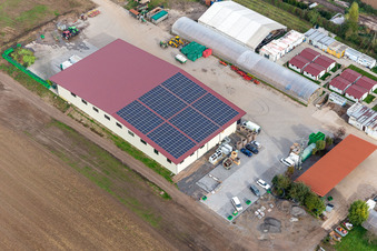 Ferme biologique Kugelmann à Kandel dans le département Rhénanie-Palatinat, Allemagne du point de vue du drone