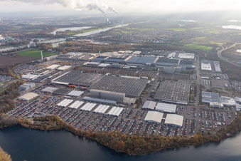 Vue aérienne de Daimler Truck AG à Wörth am Rhein dans le département Rhénanie-Palatinat, Allemagne