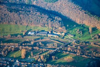 Vue aérienne de Domaine de Rothenhof à le quartier Queichhambach in Annweiler am Trifels dans le département Rhénanie-Palatinat, Allemagne