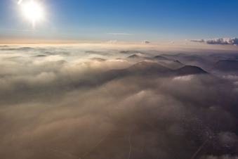 Birkweiler dans le département Rhénanie-Palatinat, Allemagne depuis l'avion