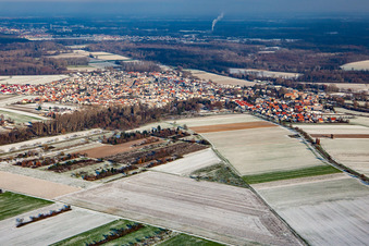 Vue aérienne de En hiver quand il y a de la neige à Hördt dans le département Rhénanie-Palatinat, Allemagne