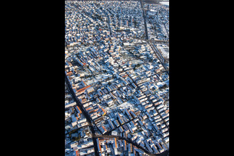 Vue aérienne de Hintere Grabengasse en hiver avec de la neige à Rülzheim dans le département Rhénanie-Palatinat, Allemagne
