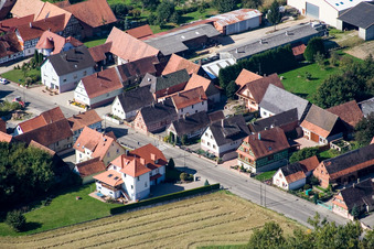 Niederlauterbach dans le département Bas Rhin, France d'un drone