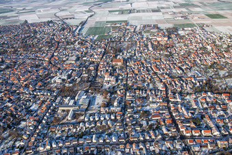 Photographie aérienne de En hiver quand il y a de la neige à Herxheim bei Landau dans le département Rhénanie-Palatinat, Allemagne