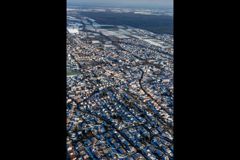 Vue aérienne de Du nord-ouest en hiver quand il y a de la neige à Herxheim bei Landau dans le département Rhénanie-Palatinat, Allemagne