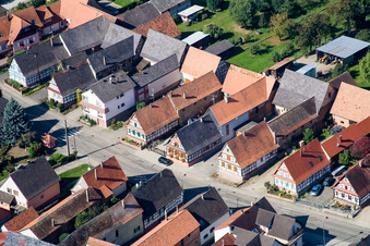 Vue oblique de Niederlauterbach dans le département Bas Rhin, France