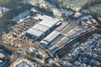 Vue aérienne de Centre Südpfalz en hiver avec de la neige à Rohrbach dans le département Rhénanie-Palatinat, Allemagne
