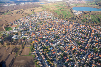 Vue aérienne de Vue de la ville depuis le sud-ouest à Hagenbach dans le département Rhénanie-Palatinat, Allemagne