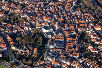 Vue aérienne de Luitpoldstraße St. Ägidius à Wörth am Rhein dans le département Rhénanie-Palatinat, Allemagne