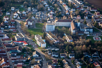 Vue aérienne de Cliniques Asklepios Südpfalz à Kandel dans le département Rhénanie-Palatinat, Allemagne