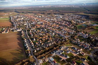 Vue aérienne de Anneau du château à Kandel dans le département Rhénanie-Palatinat, Allemagne