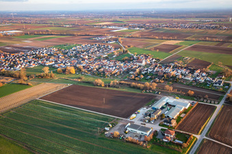 Vue aérienne de Du nord-ouest à Freisbach dans le département Rhénanie-Palatinat, Allemagne