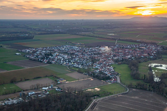 Photographie aérienne de Au coucher du soleil à Steinweiler dans le département Rhénanie-Palatinat, Allemagne