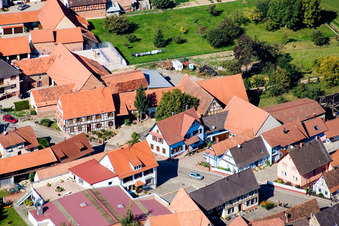 Schleithal dans le département Bas Rhin, France vu d'un drone