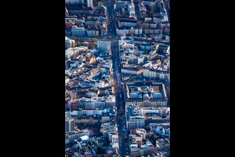 Vue aérienne de Défilé du carnaval à la Postgalerie à le quartier Innenstadt-West in Karlsruhe dans le département Bade-Wurtemberg, Allemagne