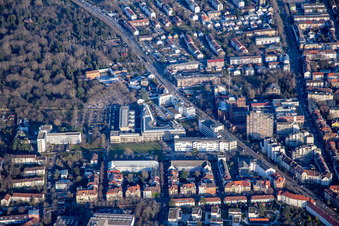 Vue aérienne de Haid-und-Neu-Straße à le quartier Oststadt in Karlsruhe dans le département Bade-Wurtemberg, Allemagne