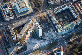 Vue aérienne de Bureau de district à le quartier Südweststadt in Karlsruhe dans le département Bade-Wurtemberg, Allemagne