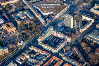 Vue aérienne de Jardin des Nymphes avec Musée d'État d'Histoire Naturelle à le quartier Innenstadt-West in Karlsruhe dans le département Bade-Wurtemberg, Allemagne