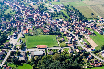 Vue d'oiseau de Riedseltz dans le département Bas Rhin, France