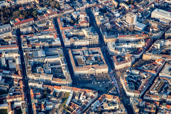 Vue aérienne de Stephanplatz à la Postgalerie à le quartier Innenstadt-West in Karlsruhe dans le département Bade-Wurtemberg, Allemagne