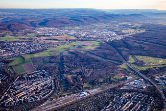 Vue aérienne de Weiherwald à le quartier Weiherfeld-Dammerstock in Karlsruhe dans le département Bade-Wurtemberg, Allemagne