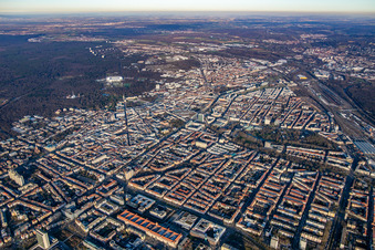 Vue aérienne de Brauerstraße x Kriegsstr à le quartier Südweststadt in Karlsruhe dans le département Bade-Wurtemberg, Allemagne