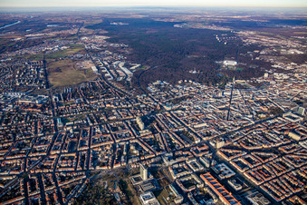 Vue aérienne de Reinhold-Frank-Straße pour Adenauerring à le quartier Weststadt in Karlsruhe dans le département Bade-Wurtemberg, Allemagne