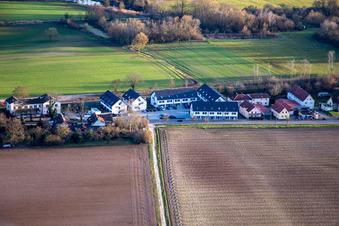 Photographie aérienne de Nouveau lotissement de maisons mitoyennes à la gare de Schaidt à Steinfeld dans le département Rhénanie-Palatinat, Allemagne