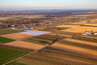 Vue aérienne de Du sud-ouest à Winden dans le département Rhénanie-Palatinat, Allemagne