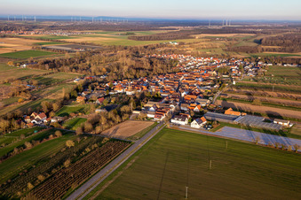 Vue aérienne de De l'ouest à Winden dans le département Rhénanie-Palatinat, Allemagne