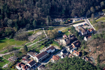Vue aérienne de Kneippstraße Hôtel Kurparkblick à Bad Bergzabern dans le département Rhénanie-Palatinat, Allemagne