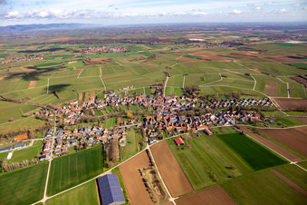 Vue aérienne de Du sud à Dierbach dans le département Rhénanie-Palatinat, Allemagne