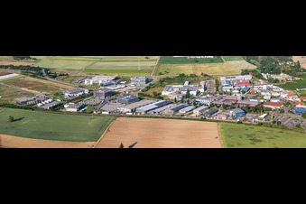 Vue aérienne de Panorama de la zone industrielle nord à Rülzheim dans le département Rhénanie-Palatinat, Allemagne