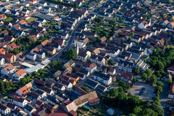 Vue aérienne de Église Sainte-Anne Kuhardt à Kuhardt dans le département Rhénanie-Palatinat, Allemagne