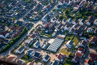Vue aérienne de Fleuriste Götz à Kuhardt dans le département Rhénanie-Palatinat, Allemagne