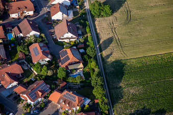 Vue aérienne de Sur la haute rive à Kuhardt dans le département Rhénanie-Palatinat, Allemagne
