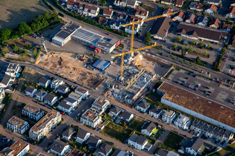 Vue aérienne de Chantier de construction Am Wall vu du nord-ouest à le quartier Hochstetten in Linkenheim-Hochstetten dans le département Bade-Wurtemberg, Allemagne