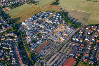 Vue aérienne de Chantier de construction Am Wall vu de l'ouest à le quartier Hochstetten in Linkenheim-Hochstetten dans le département Bade-Wurtemberg, Allemagne